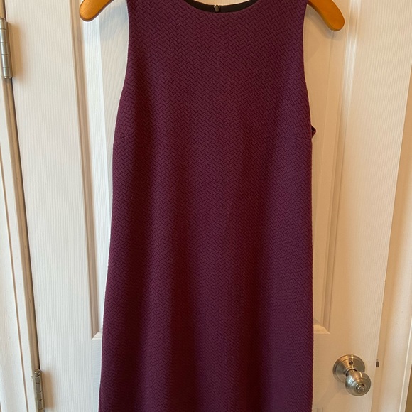 Love...Addy Textured Sleeveless shift dress - Picture 2 of 5